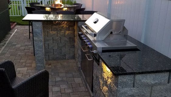 outdoor grill water's edge apartments bloomington